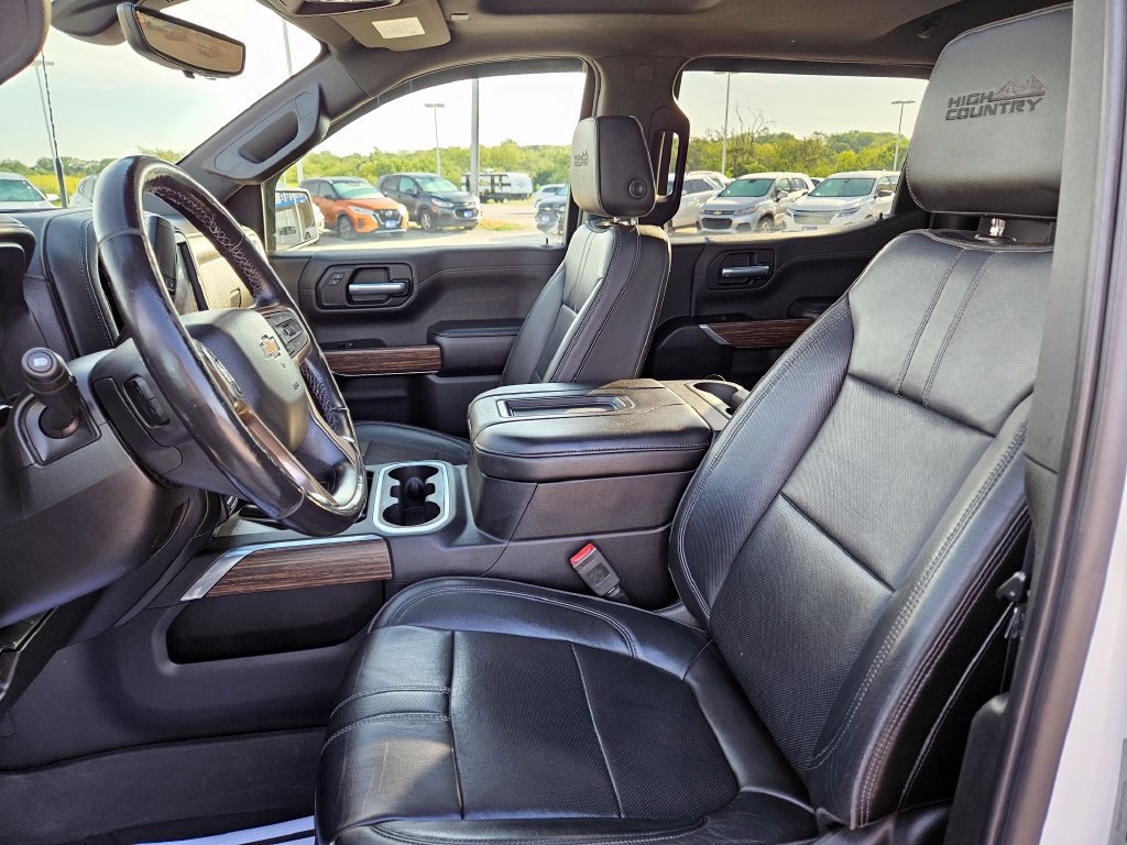 Used 2019 Chevrolet Silverado 1500 High Country w/ Technology Package AWD/4WD image 23