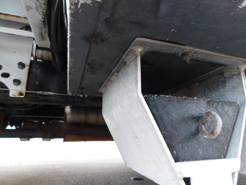 Used 2011 Ford F550 2WD Regular Cab Super Duty w/ PWR Equipment Group image 40