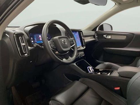 Used 2025 Volvo XC40 B5 Plus image 59