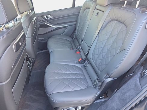 Used 2025 BMW X7 xDrive40i AWD/4WD image 14