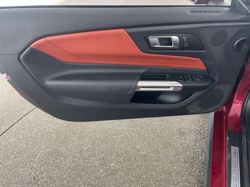 Used 2025 Ford Mustang GT Premium image 35