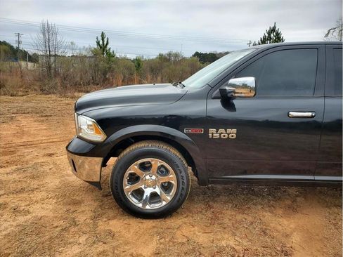 Used 2018 RAM 1500 Laramie w/ Convenience Group AWD/4WD image 6