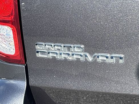 Used 2020 Dodge Grand Caravan SE w/ UConnect Hands-Free Group image 9