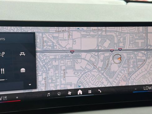 Used 2025 BMW X3 xDrive30i w/ Convenience Package image 24