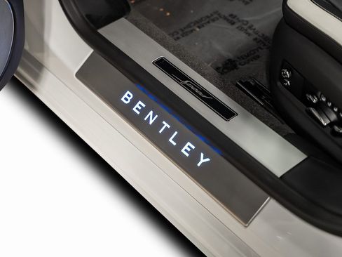 Used 2023 Bentley Flying Spur W12 image 68