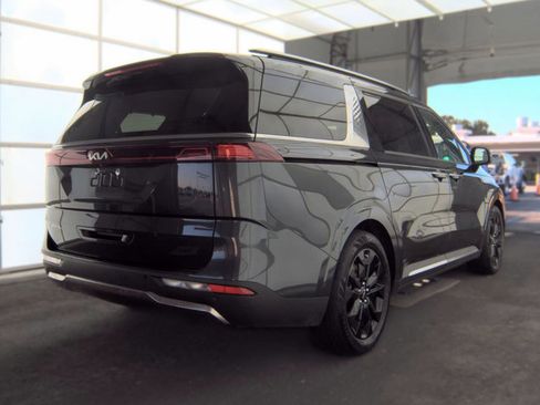 Used 2023 Kia Carnival SX Prestige FWD image 4