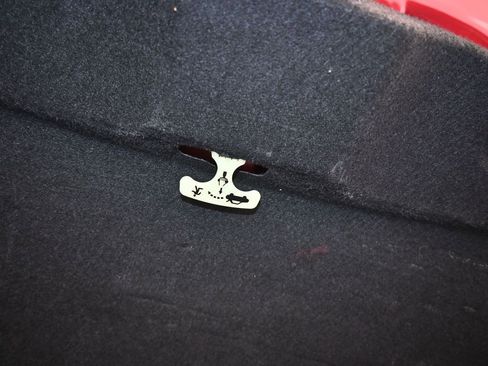 Used 2020 Toyota Corolla LE image 32