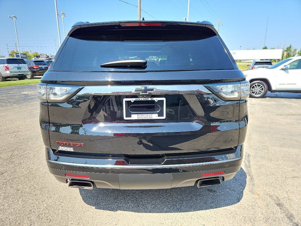 Used 2021 Chevrolet Traverse Premier w/ Redline Edition AWD/4WD image 3