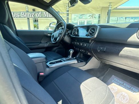Used 2019 Toyota Tacoma TRD Off-Road AWD/4WD image 19