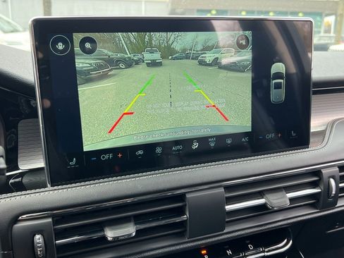 New 2026 Lincoln Corsair Premiere image 18