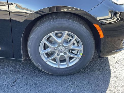 New 2026 Chrysler Pacifica Select FWD image 41