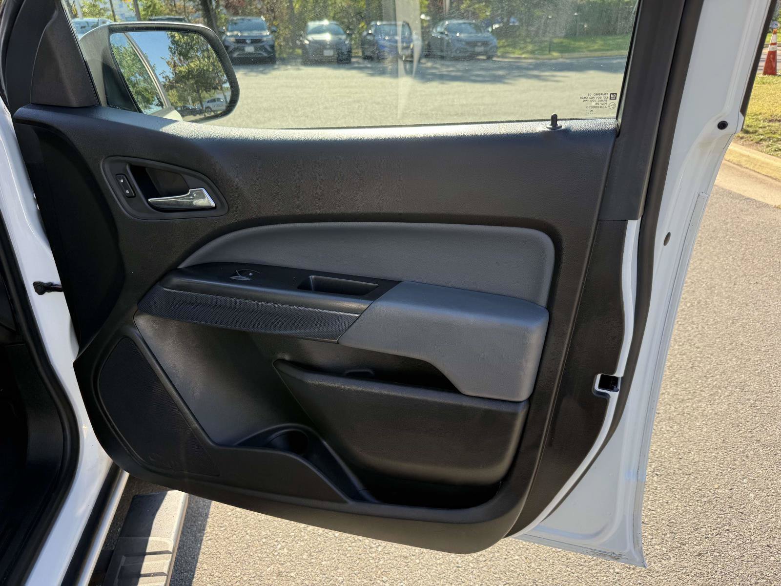 Used 2017 Chevrolet Colorado Z71 AWD/4WD image 16