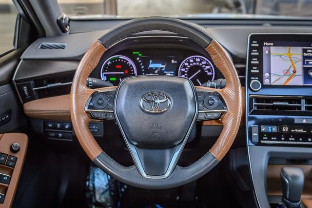 Used 2019 Toyota Avalon Limited FWD image 39