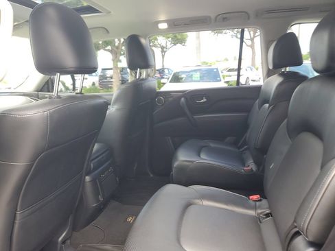 Used 2021 INFINITI QX80 Luxe w/ All-Season Package RWD image 17