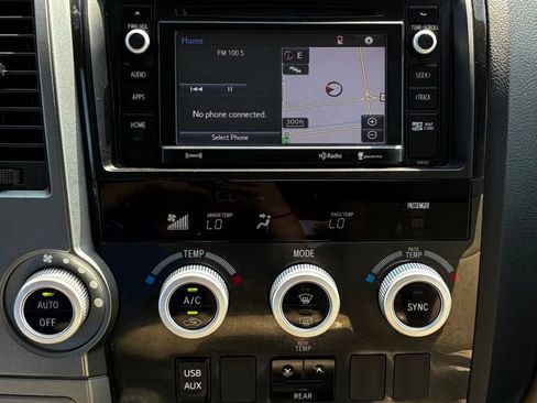 Used 2017 Toyota Sequoia SR5 AWD/4WD image 23