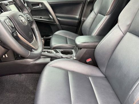 Used 2018 Toyota RAV4 SE w/ Power Extra Value Package FWD image 9