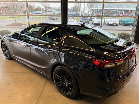 Used 2022 Maserati Ghibli Modena Q4 AWD/4WD image 4