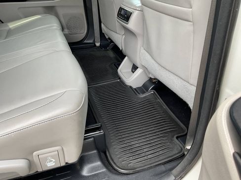Used 2016 Toyota Highlander XLE AWD/4WD image 47