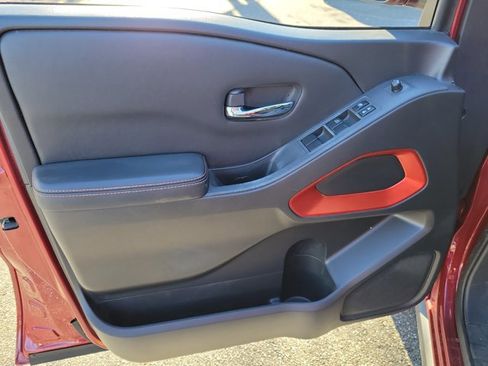 Used 2023 Nissan Frontier Pro-X w/ Technology Package image 17