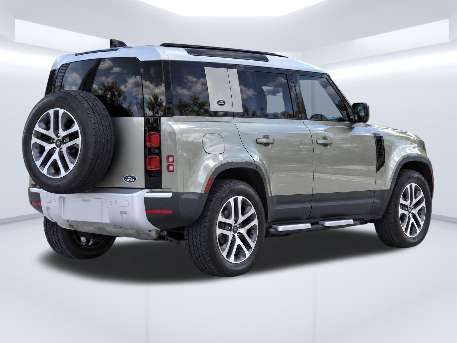 Used 2022 Land Rover Defender 110 S AWD/4WD image 8