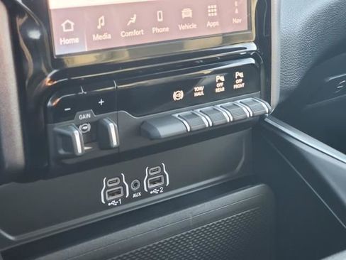 Used 2025 RAM 3500 Big Horn image 21