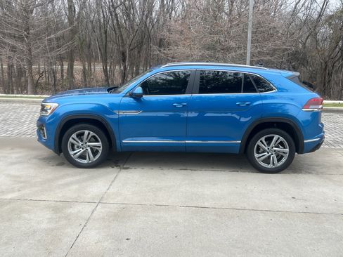 Certified 2024 Volkswagen Atlas Cross Sport SEL R-Line image 7