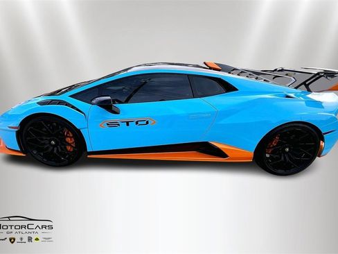 Used 2022 Lamborghini Huracan STO image 5