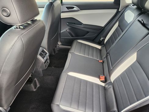 New 2026 Volkswagen Taos SEL image 21