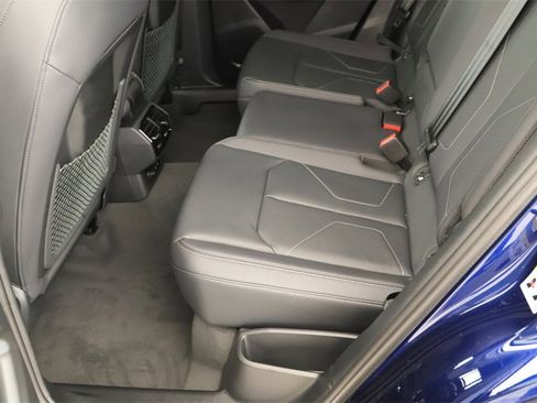 New 2025 Audi Q3 2.0T Premium image 28