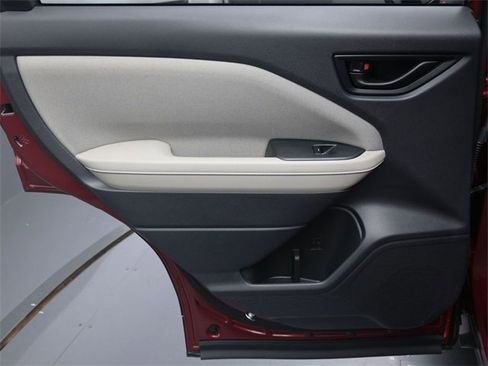 Used 2025 Subaru Forester w/ Convenience Package #1 image 24