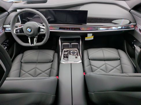 New 2026 BMW 740i w/ Premium Package RWD image 32