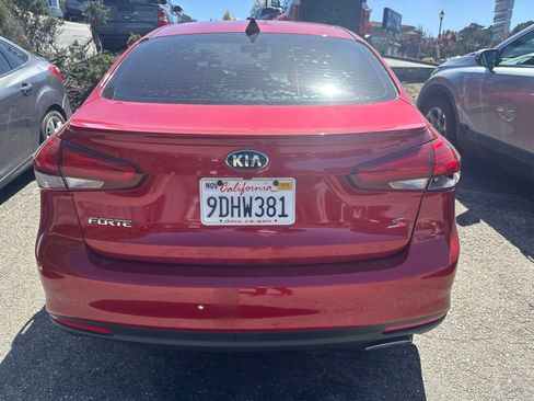 Used 2017 Kia Forte S w/ S Technology Package FWD image 6