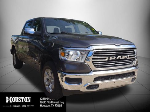 Used 2024 RAM 1500 Laramie AWD/4WD image 3