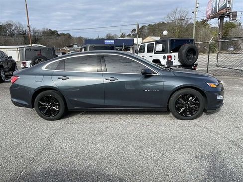 Used 2021 Chevrolet Malibu LT image 2