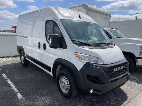 Used 2025 RAM ProMaster 2500 w/ Safety Group FWD image 12