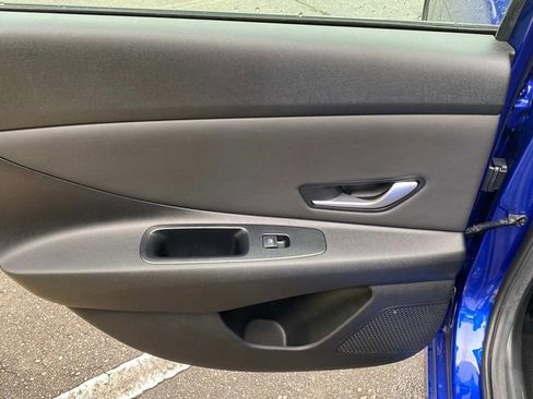 Used 2023 Hyundai Elantra SEL w/ Convenience Package FWD image 10