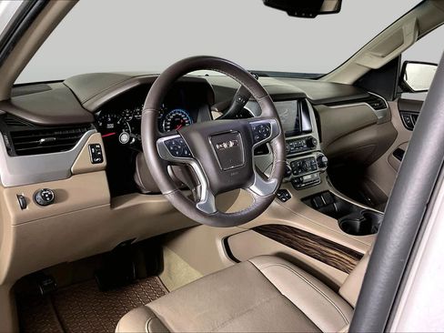 Used 2017 GMC Yukon XL SLT w/ Open Road Package RWD image 17