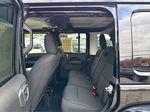 Certified 2022 Jeep Wrangler Unlimited Sahara w/ LED Lighting Group image 10