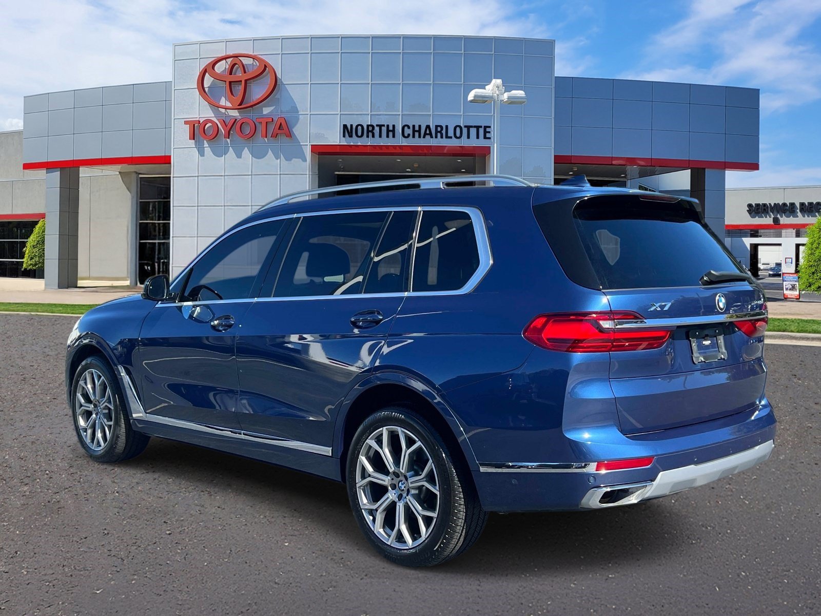 Used 2019 BMW X7 xDrive40i w/ Premium Package AWD/4WD image 4