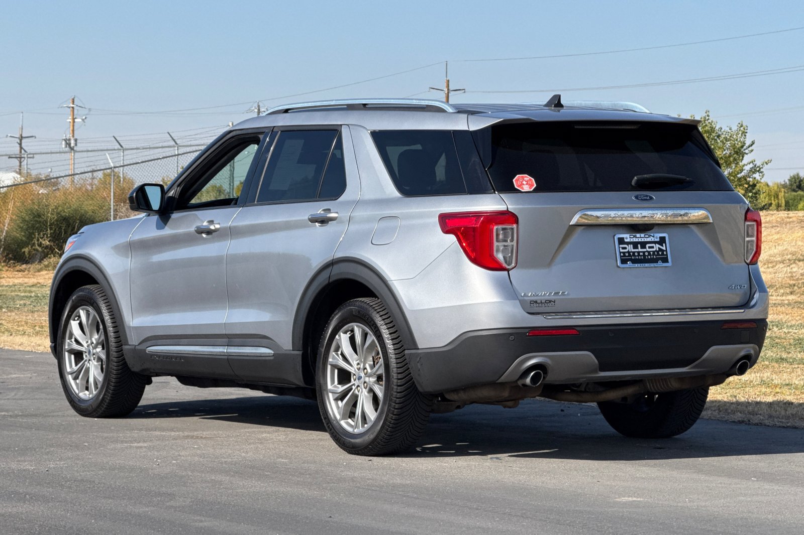 Used 2023 Ford Explorer Limited AWD/4WD image 9