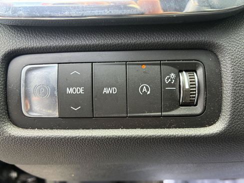 Used 2025 GMC Acadia Elevation w/ Elevation Premium Package AWD/4WD image 37