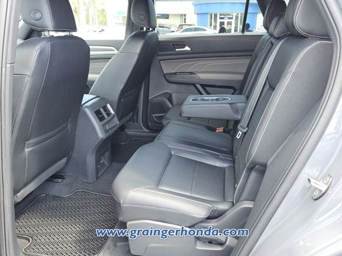 Used 2021 Volkswagen Atlas Cross Sport SE w/ Panoramic Sunroof Package image 11