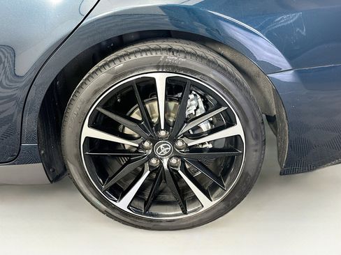 Used 2020 Toyota Camry XSE w/ Navigation Package FWD image 11