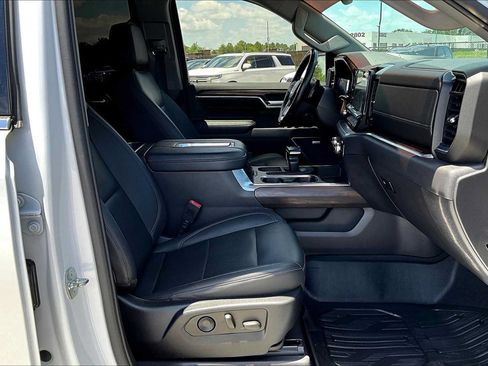 Used 2022 GMC Sierra 1500 SLT w/ SLT Convenience Package RWD image 9