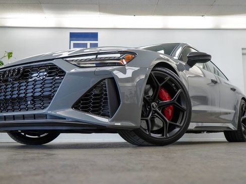 Used 2025 Audi RS 7 Performance AWD/4WD image 3
