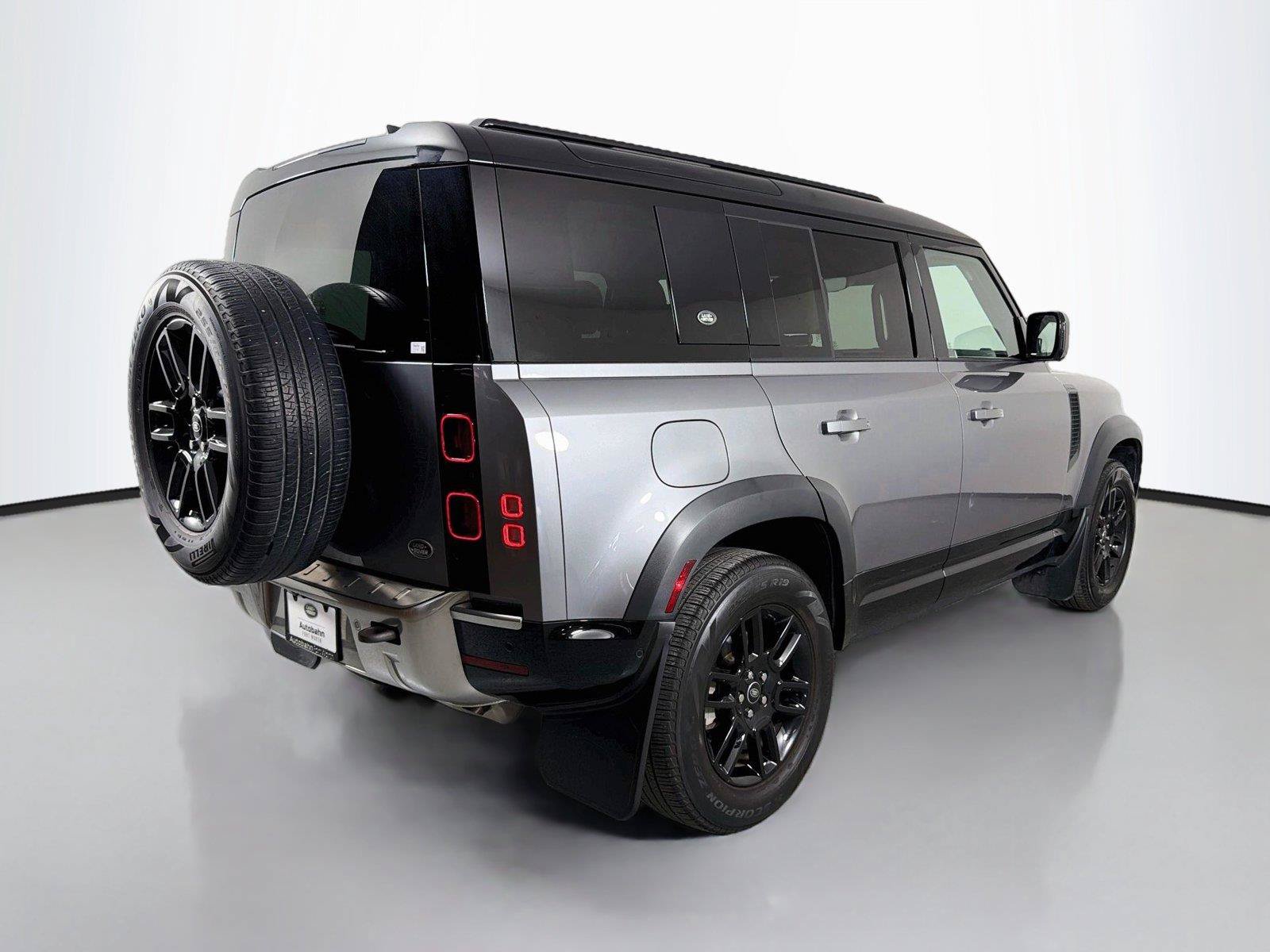 Certified 2023 Land Rover Defender 110 S AWD/4WD image 5