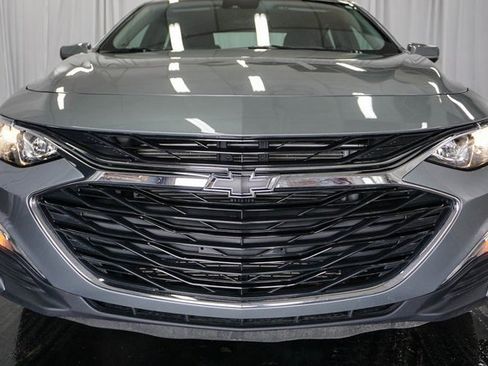 Used 2025 Chevrolet Malibu RS image 3