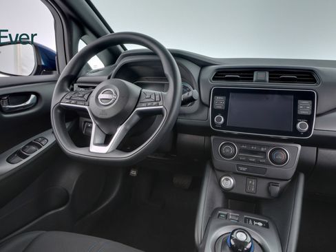 Used 2025 Nissan Leaf S FWD image 25