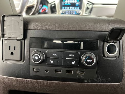 Used 2019 GMC Yukon Denali w/ Denali Ultimate Package AWD/4WD image 25
