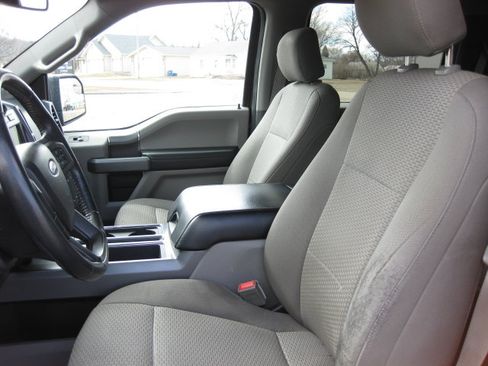 Used 2018 Ford F150 XLT w/ Equipment Group 302A Luxury AWD/4WD image 17